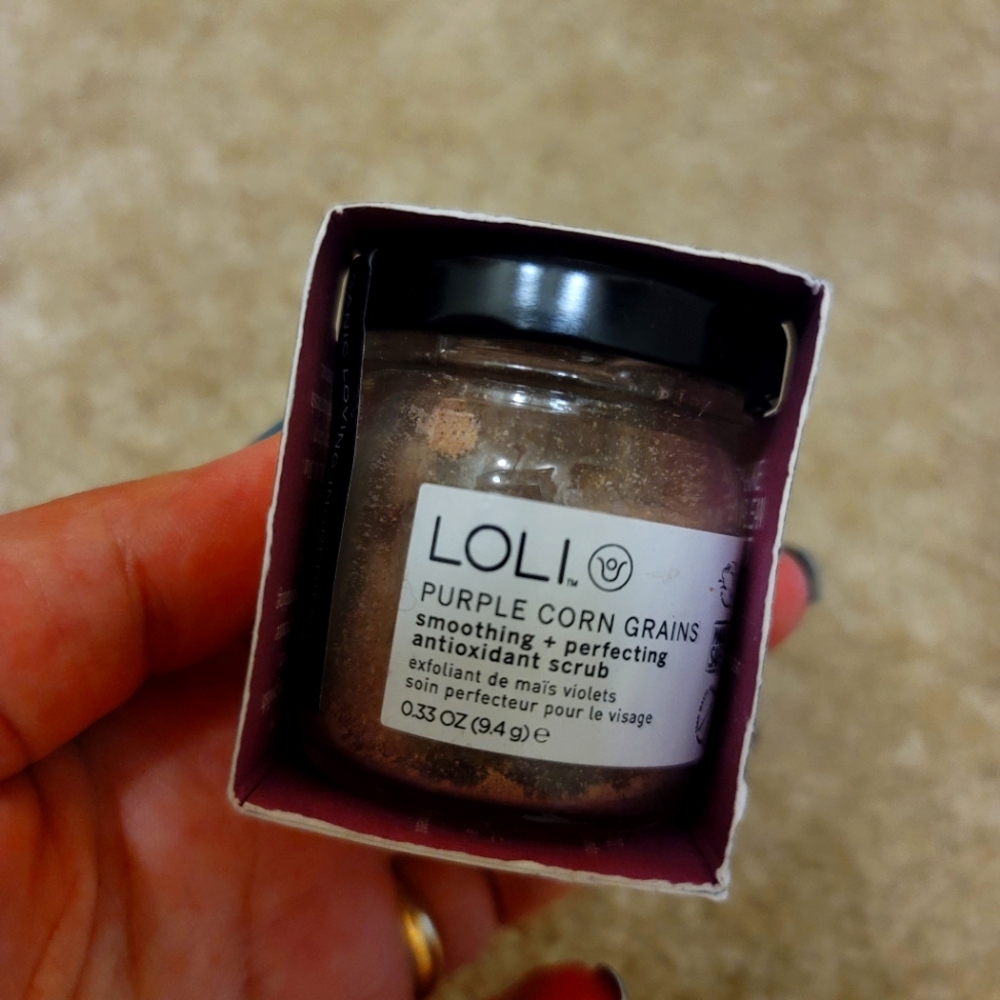 NWT Loli Purple Corn Grains Organic Smoothing + Perfecting Scrub 9.4 g